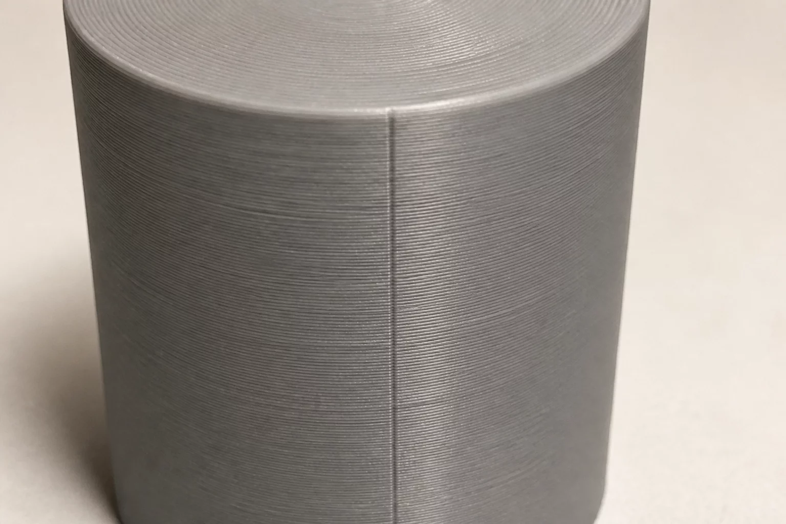 Hiding Seams on Cylinders